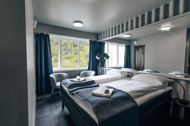 King Room with Mountain View image 1