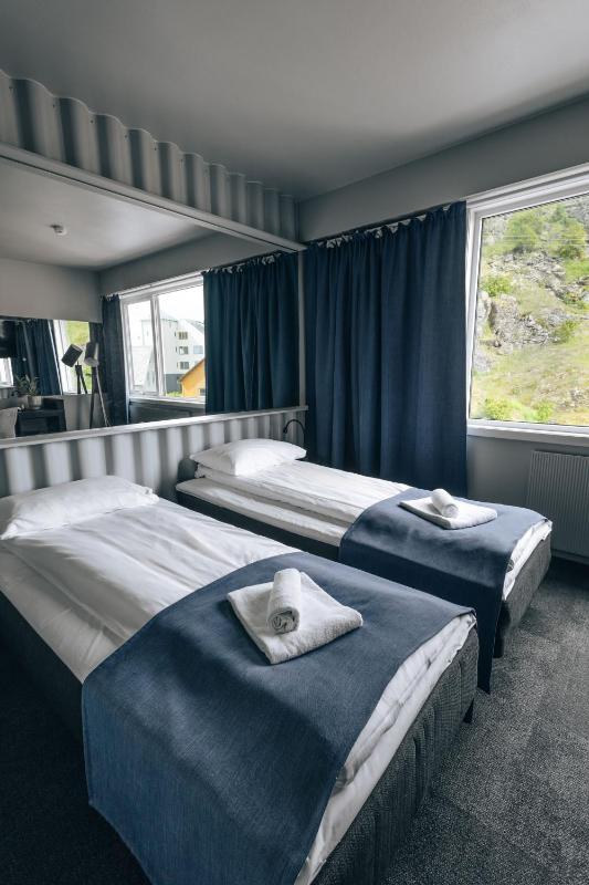 Double or Twin Room with Mountain View image 4