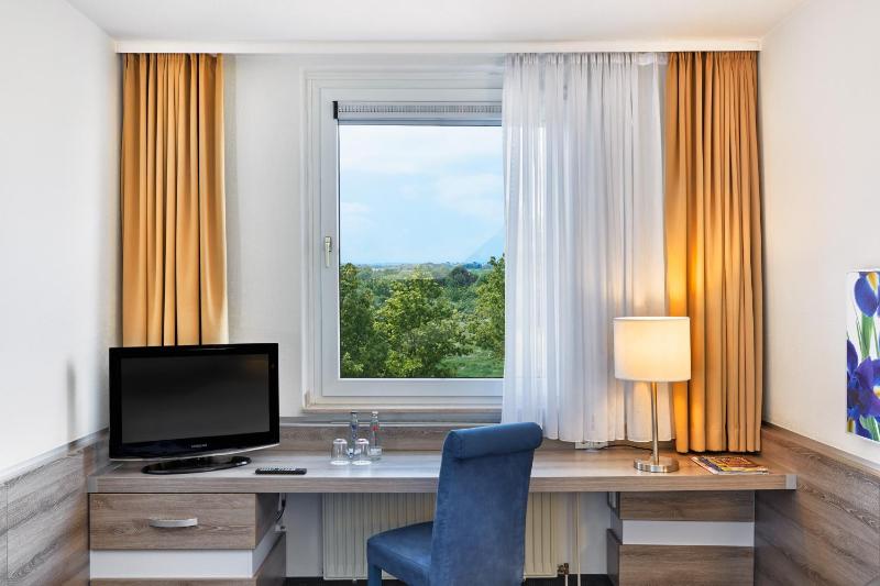 Comfort Triple Room image 2