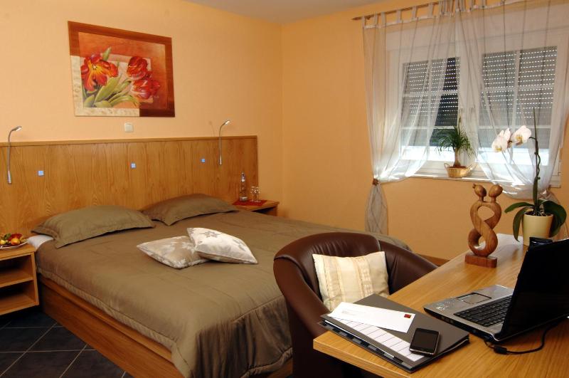 Deluxe Double Room image 1