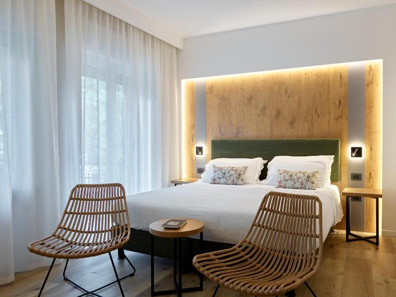Standard Double or Twin Room with Balcony image 1