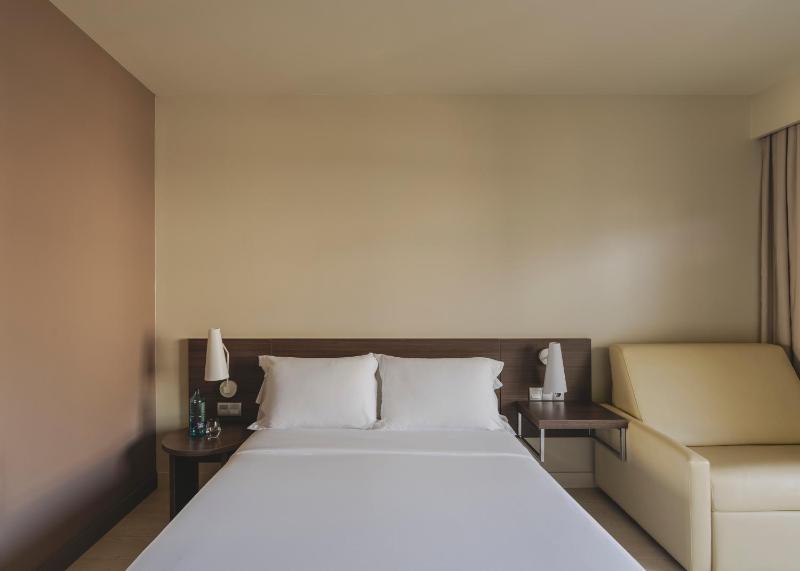 Standard Triple Room image 3