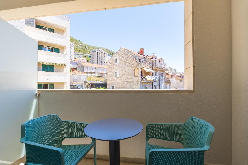 Double/Twin Room with Balcony image 2