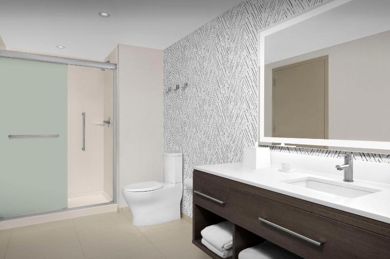 King Studio Suite image 3