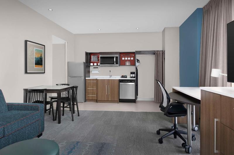 One-Bedroom King Suite image 4