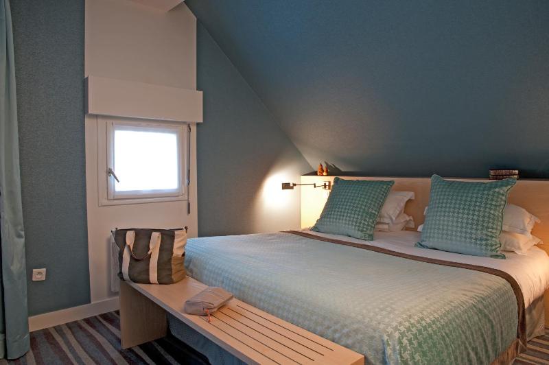 Elegant Room image 4