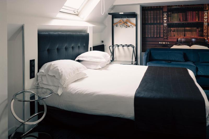 Superior Deluxe double or twin room with street view or courtyard for 2 people (extra beds with extra fees available) image 2