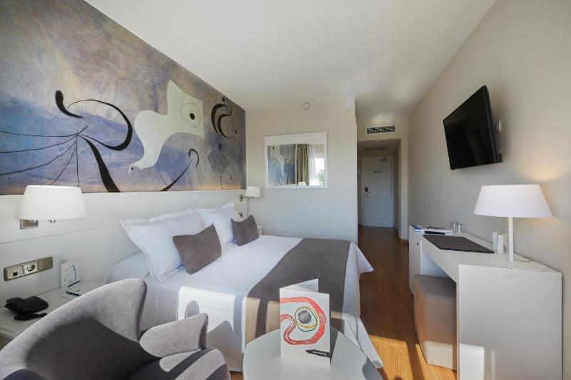 Premium Room with Sea View image 3