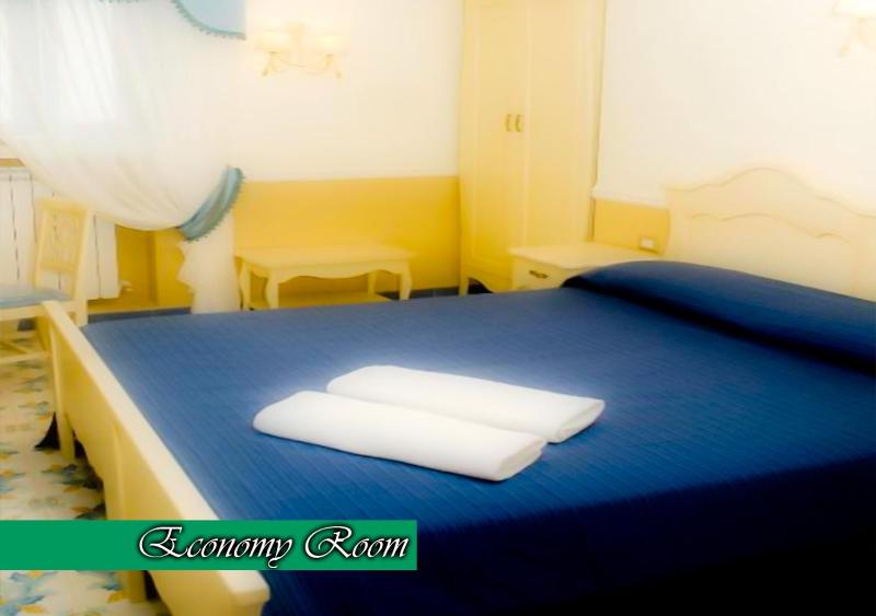 Economy Double Room image 1