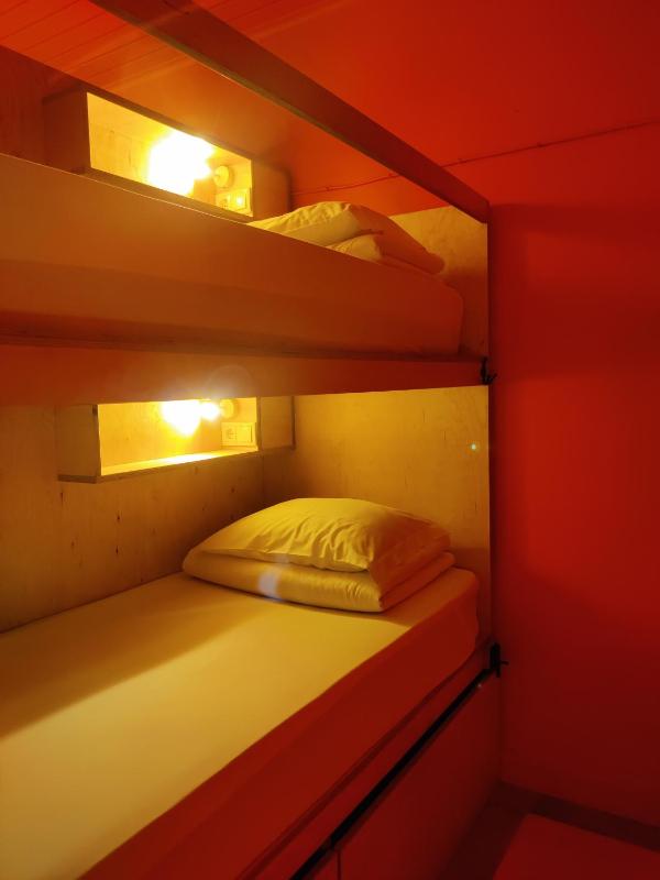 Single Bed in 6-Bed Dormitory Room image 3
