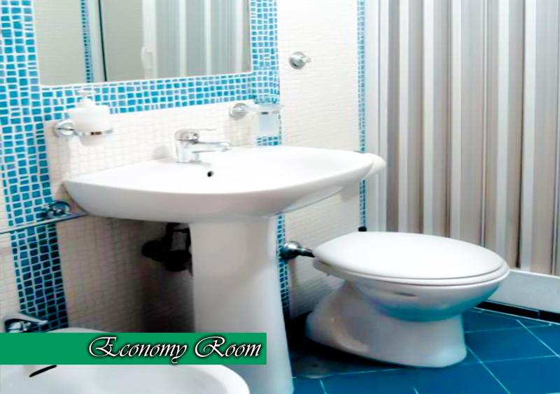 Economy Double Room with Private External Bathroom image 4