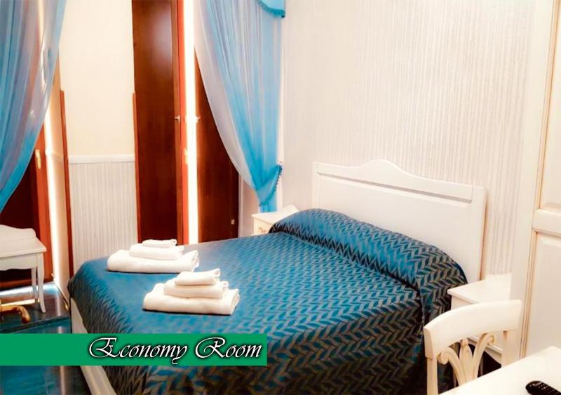 Economy Double Room with Private External Bathroom image 1