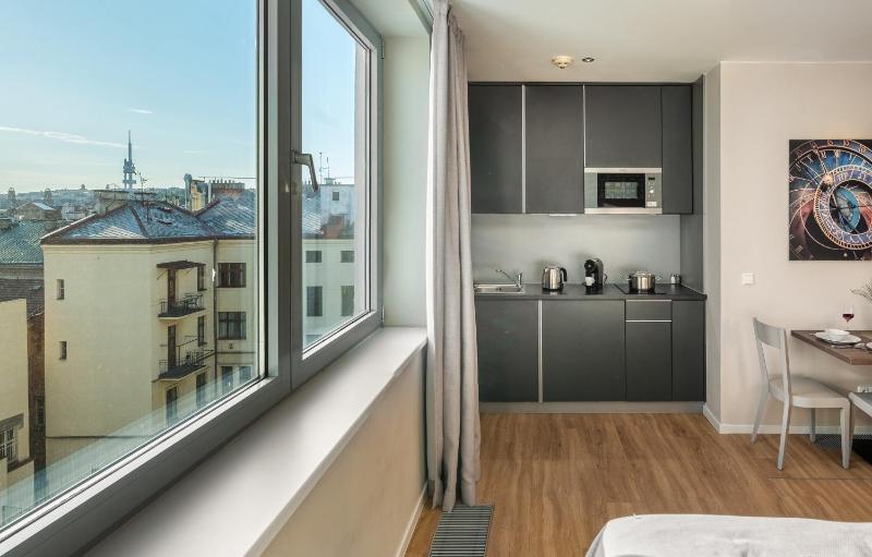 VN17 Rooftop Suites by Adrez - image 9