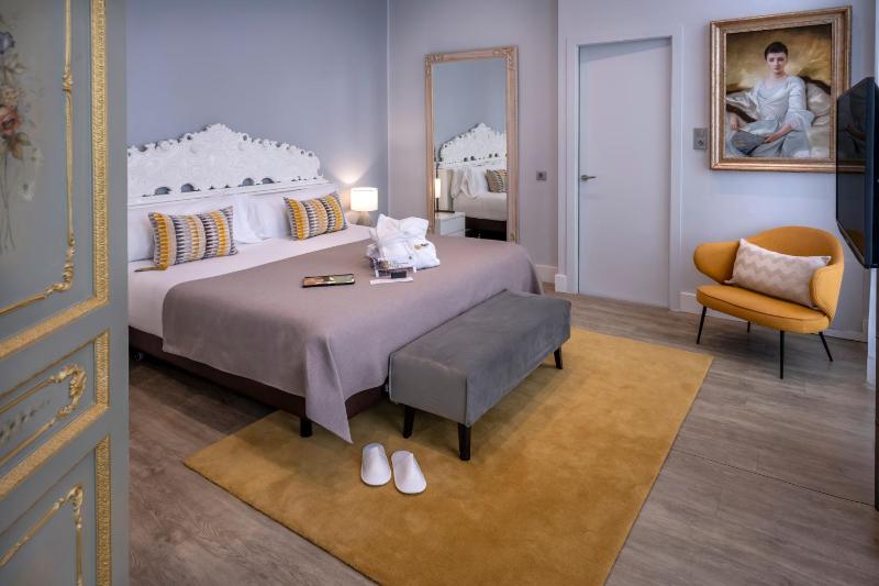 Suite with Rambla View image 1