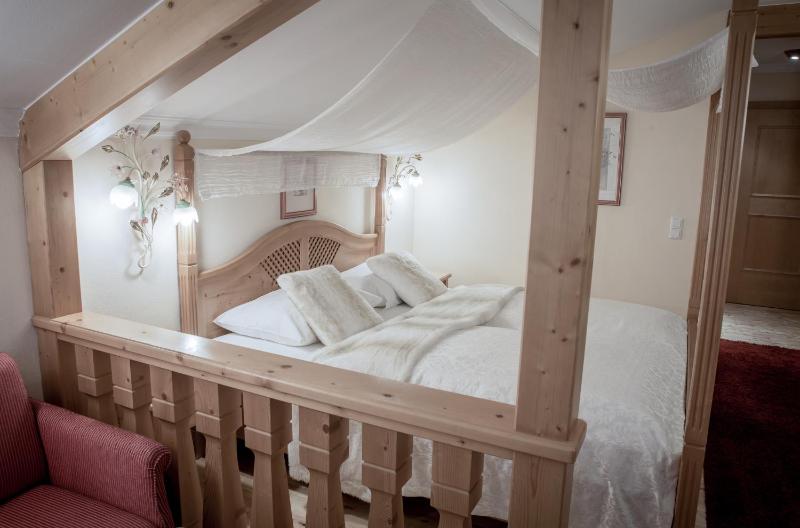 Honeymoon Suite image 1