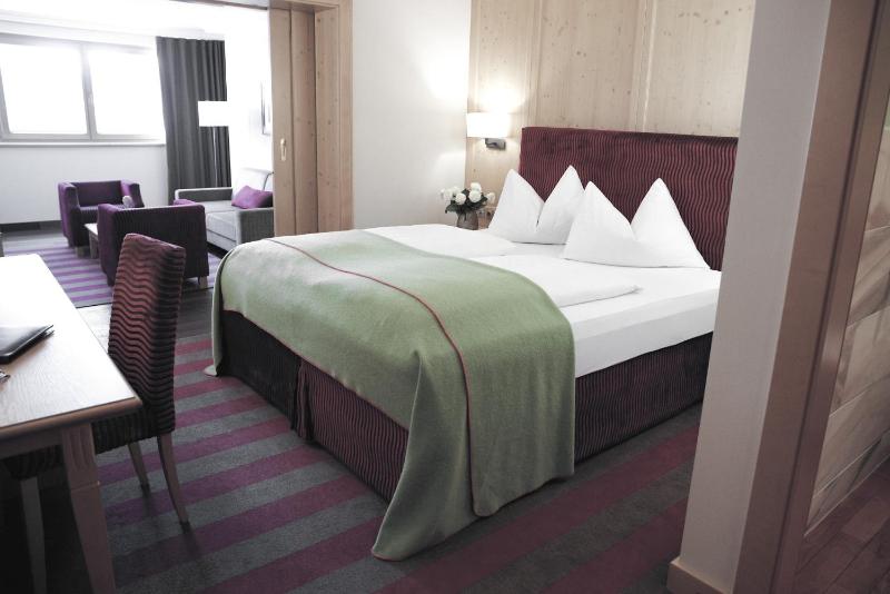 Deluxe Junior Suite image 3