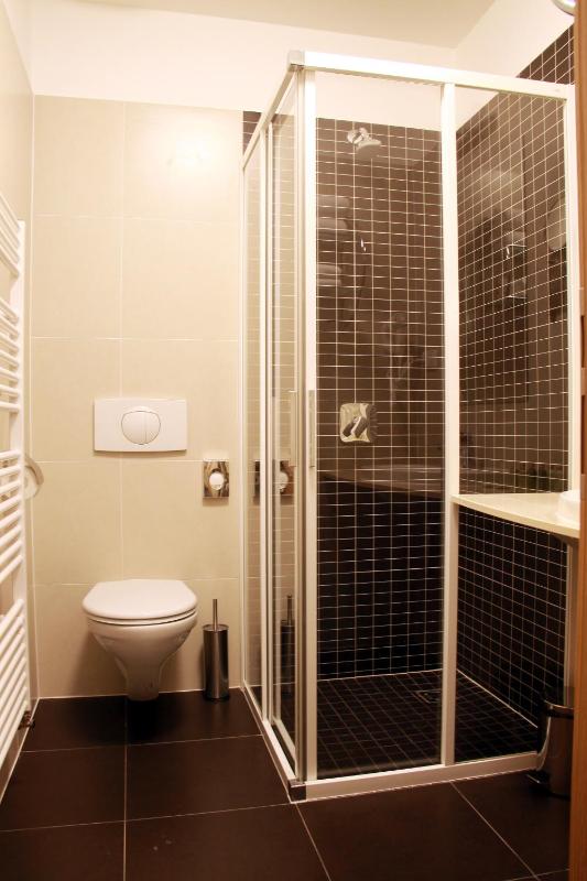 Grand Double Room image 4