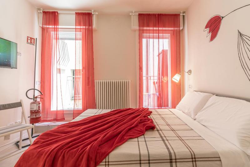 Suite Modena al Centro - Affitti Brevi Italia - image 8