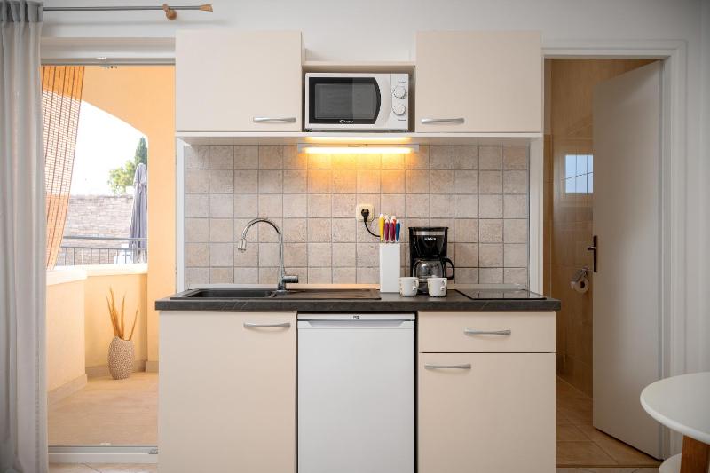 Superior Studio with Balcony and Sea View image 4