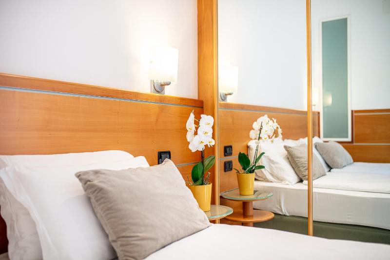 Classic Double Room image 1