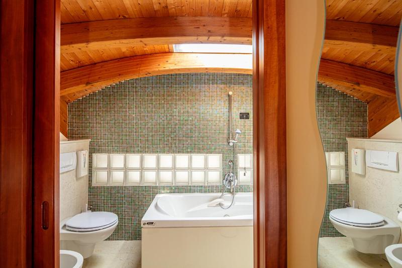 Suite (4 Adults) image 2