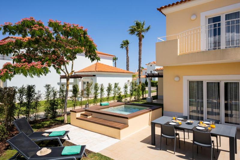 Three-Bedroom Villa with Private Pool image 1