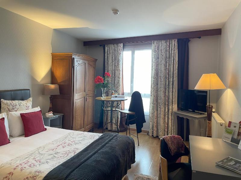 Superior Double Room image 3