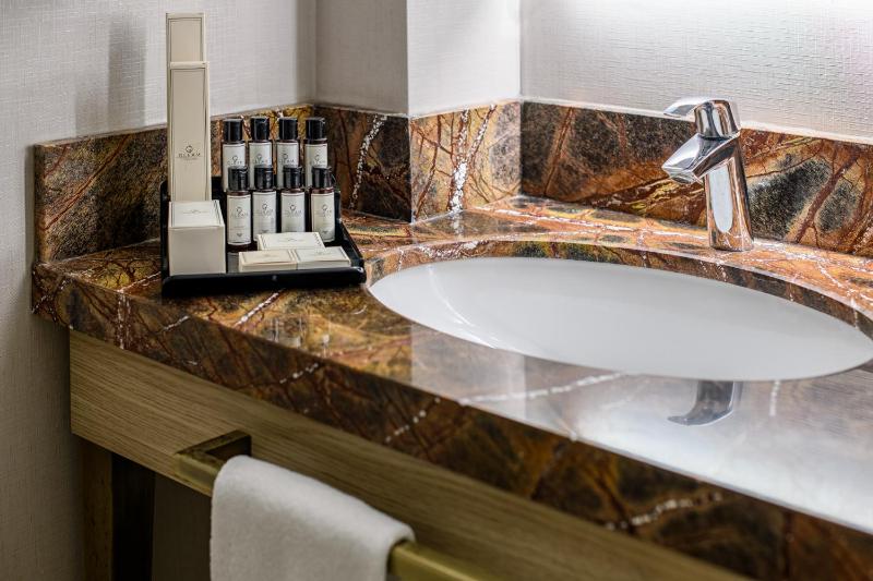 Deluxe Triple Room image 2