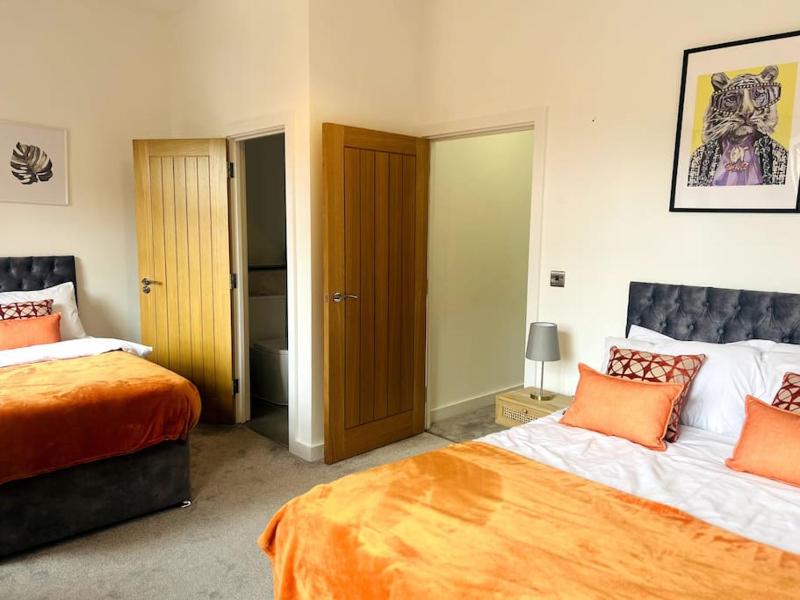 Twilight House -Wyndale Living- B'ham JQ Townhouse - image 15