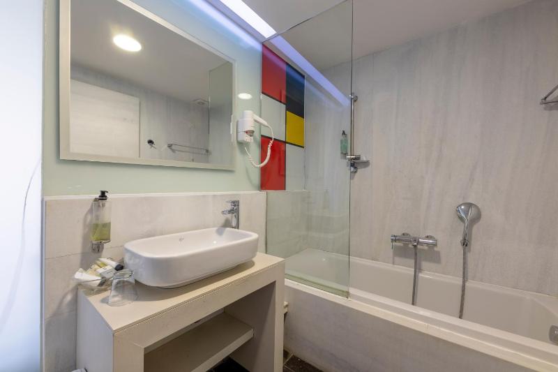 Double or Twin Room with Sea View image 1