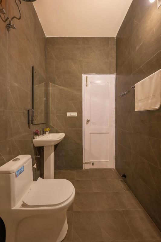 INDER PALACE Near Mall Road by star view Kasauli - image 9