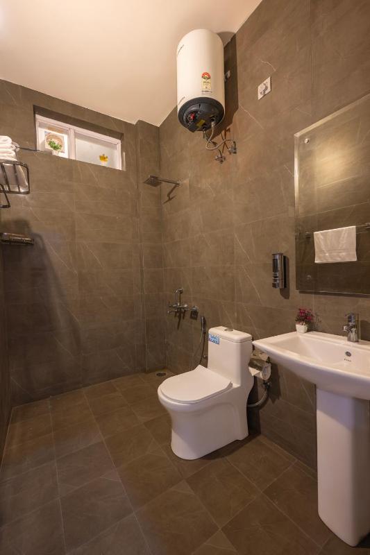 INDER PALACE Near Mall Road by star view Kasauli - image 13