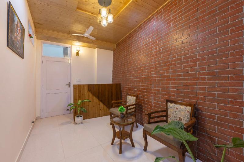 INDER PALACE Near Mall Road by star view Kasauli - image 11