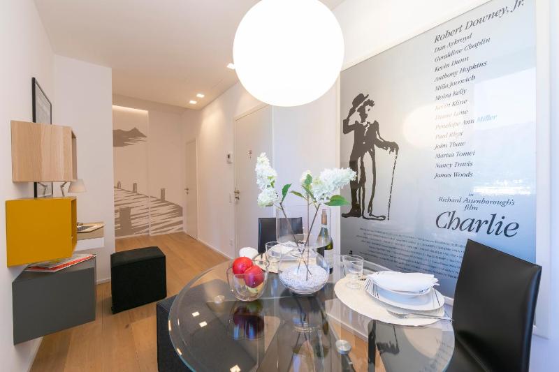 Casa Basilico with Lake View and Private Garage - Happy Rentals - image 10