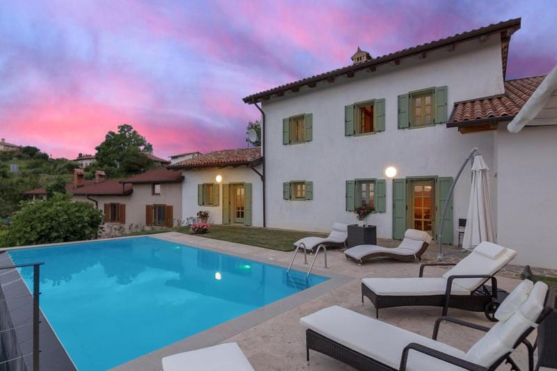 Three-Bedroom Villa image 1