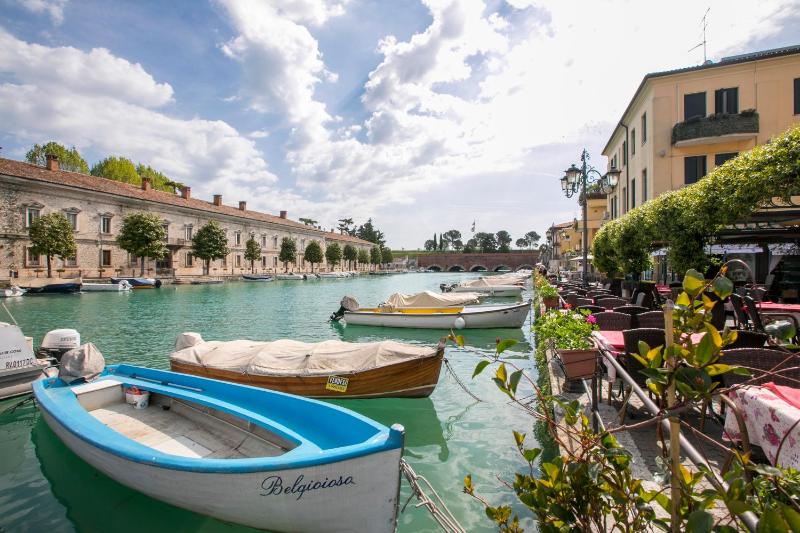 Casa di Paola: Lake-View Balcony Apartment in Peschiera - Happy Rentals - image 15
