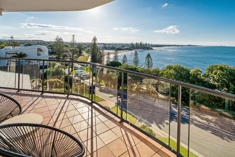 Ocean Front Views with Rooftop Terrace - image 11