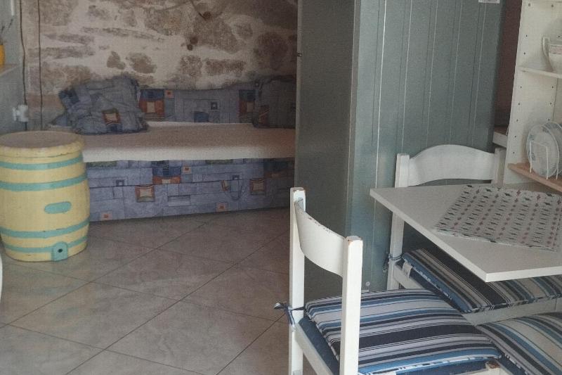 One-Bedroom Apartment with Terrace and Sea View image 4