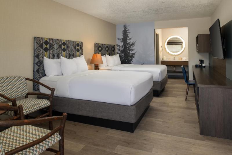 Queen Room with Two Queen Beds - Disability Access image 3