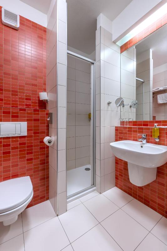 Superior Double or Twin Room image 4