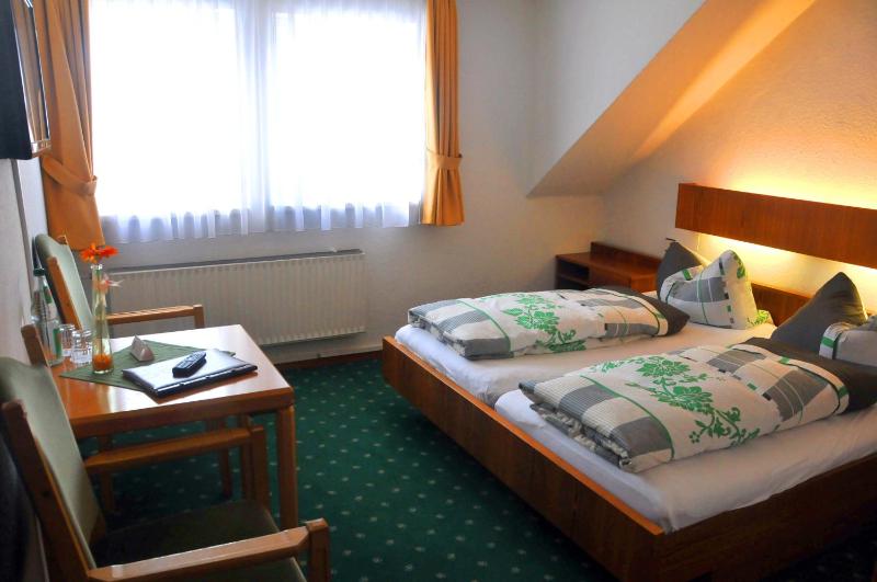 Double Room image 4
