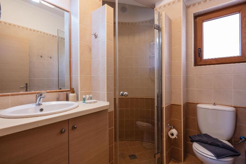 Two-Bedroom House - Karoti 18 image 4
