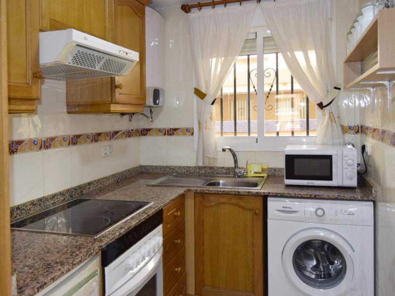 Standard Two-Bedroom Apartment (6 Adults) image 4