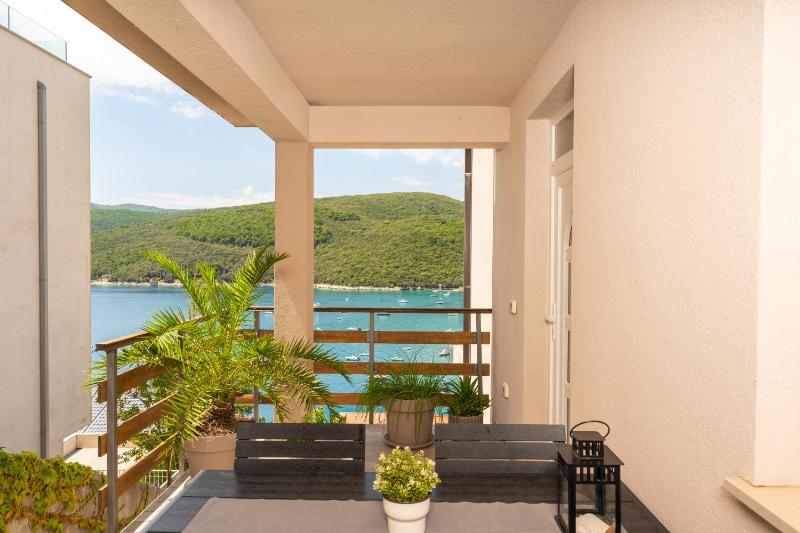Apartment with Sea View image 3
