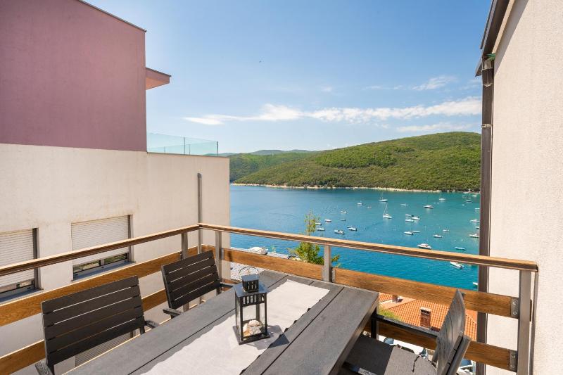 Apartment with Sea View image 2