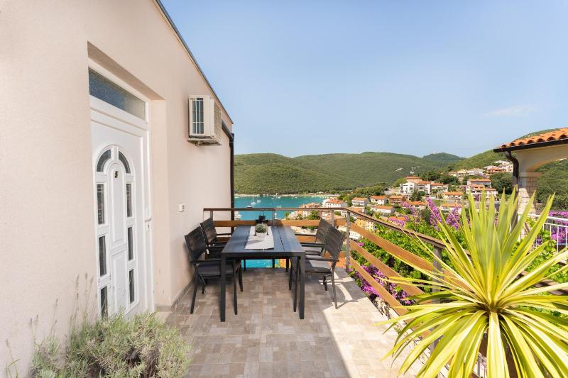 Apartment with Sea View image 2