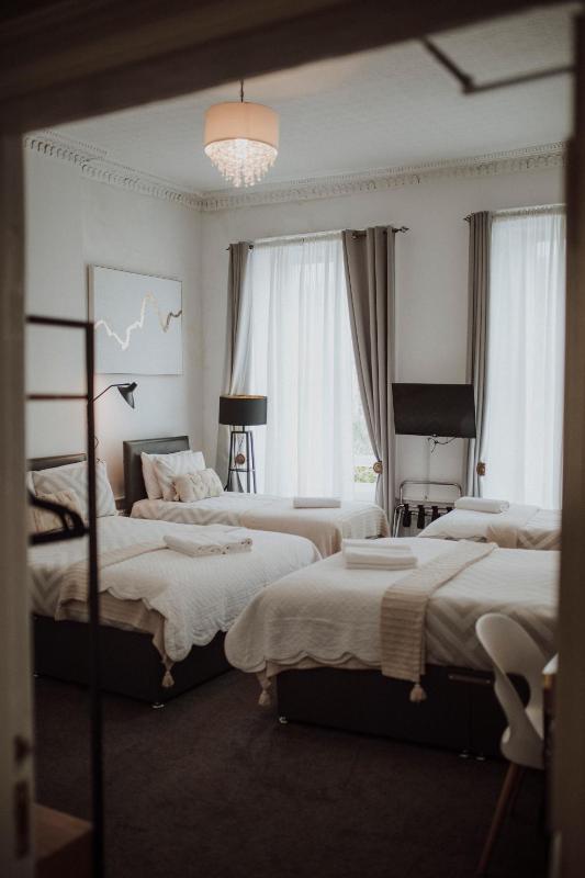 Superior Family Room image 3