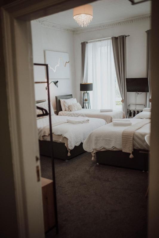 Superior Family Room image 4