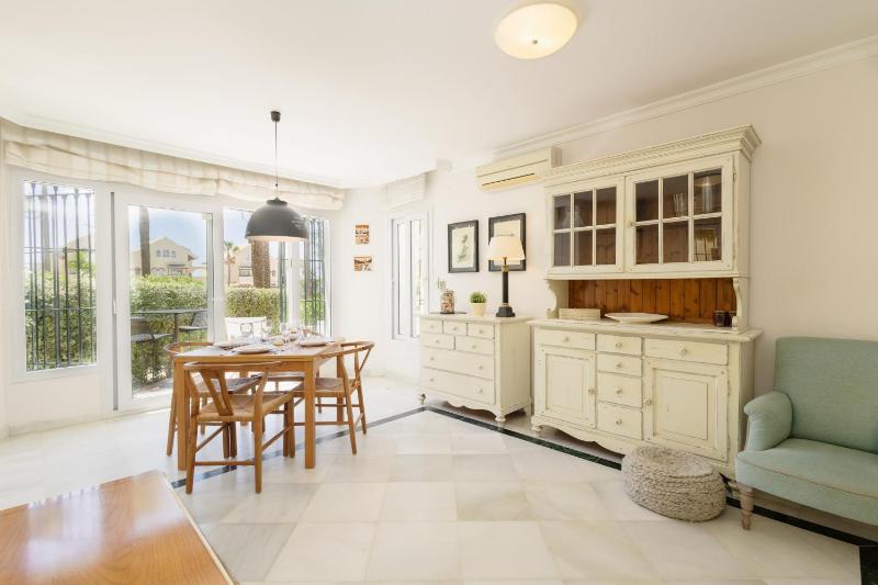 Cozy apartment with terrace and access to the beach in Elviria Marbella East - image 33