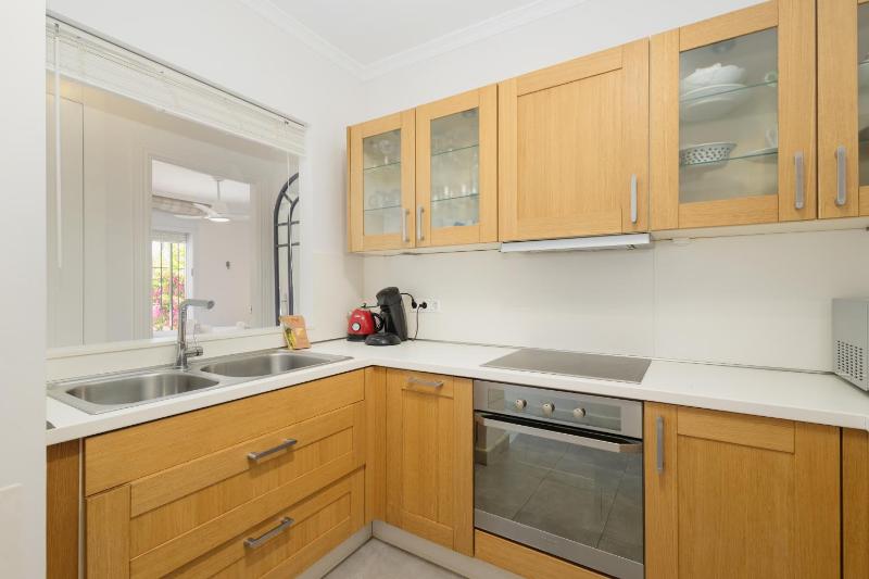 Cozy apartment with terrace and access to the beach in Elviria Marbella East - image 22